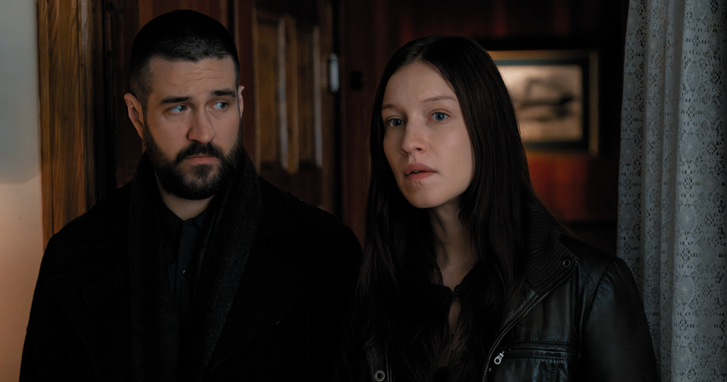 Olivier Gervais-Courchesne et Rose-Marie Perreault dans le thriller Anticosti, à Séries Plus.