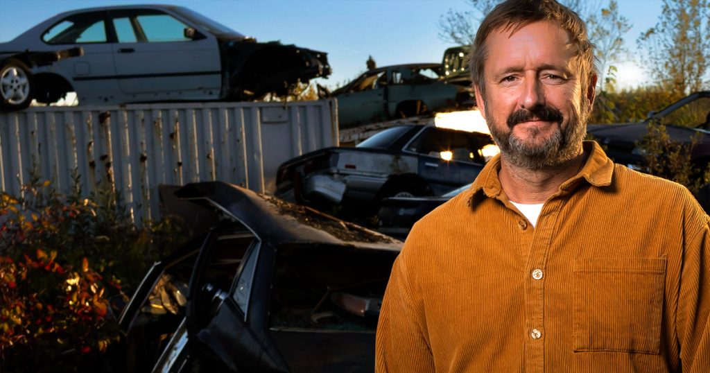 Rémi-Pierre Paquin anime la série documentaire Zombie Cars : sauvés de la scrap à Historia.